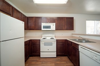 Steeple Chase Kitchen with Dishwasher and Ample Countertop Space Steeple Chase Kitchen with Dishwasher and Ample Countertop Space - Photo Gallery 5