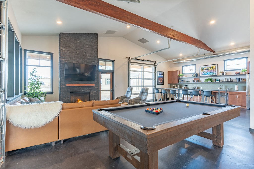 Stillwater Crossing Clubhouse Lounge with Billiards Table