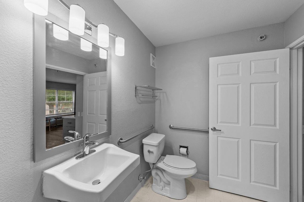Studio Domain Apartments in Austin, Texas Bathroom