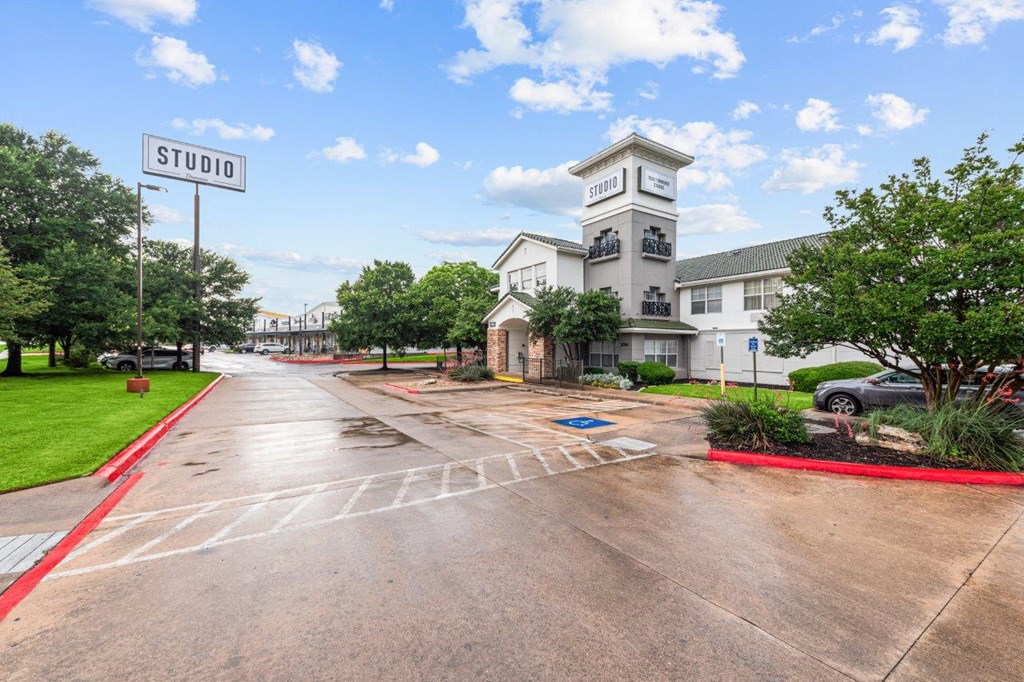 Studio Domain Apartments in Austin, Texas Exterior