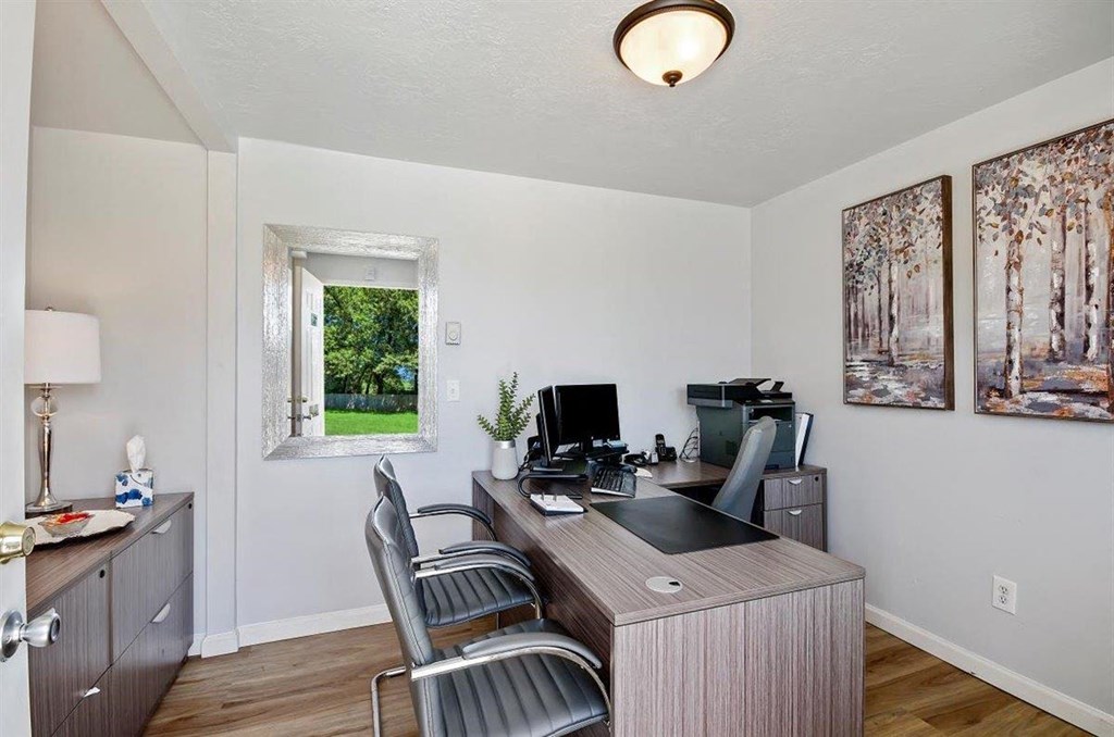 Sugar Pine Townhomes in Boise, Idaho Leasing Center