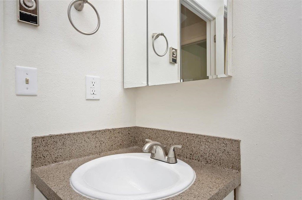 Sugar Pine Townhomes in Boise, Idaho Bathroom
