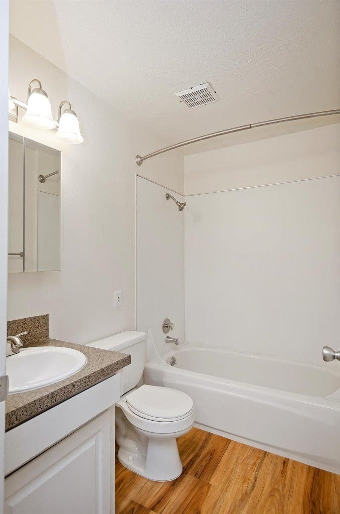 Sugar Pine Townhomes in Boise, Idaho Bathroom