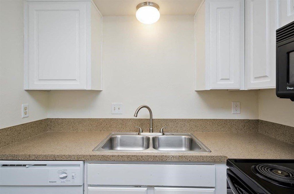 Sugar Pine Townhomes in Boise, Idaho Kitchen
