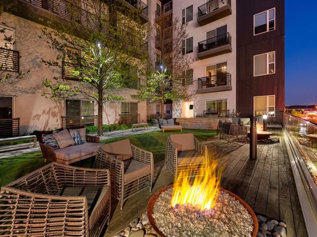 Lyra on McKinney Courtyard with Fire Pit