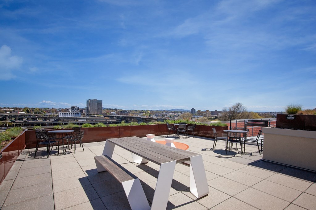 38 Davis rooftop with table and chairs