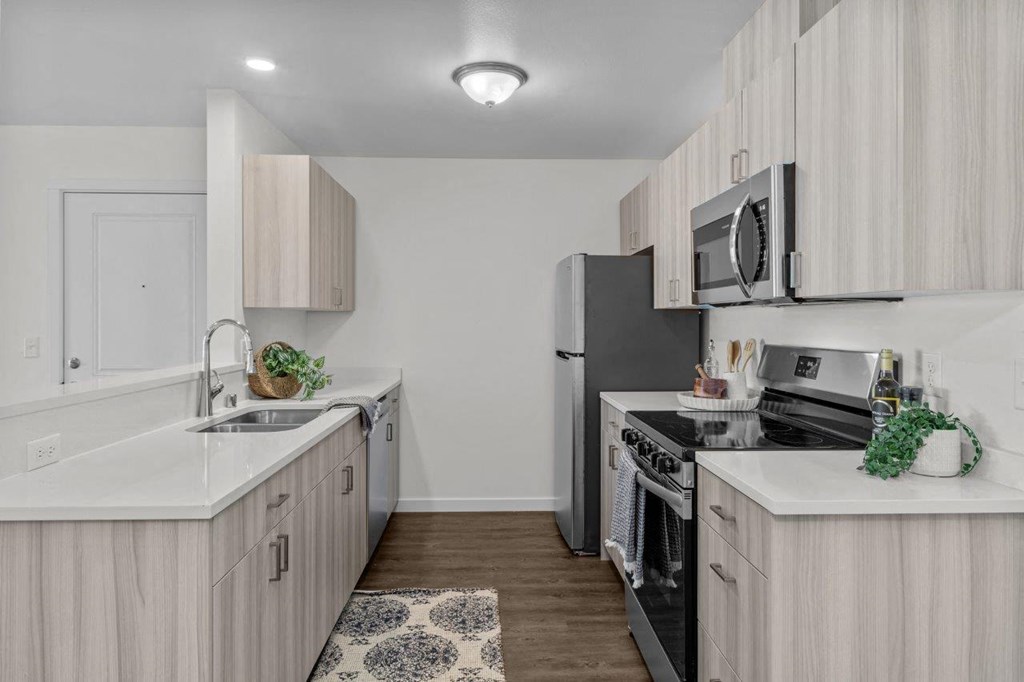The Banks on Bradley Apartments in Richland, Washington Model Kitchen