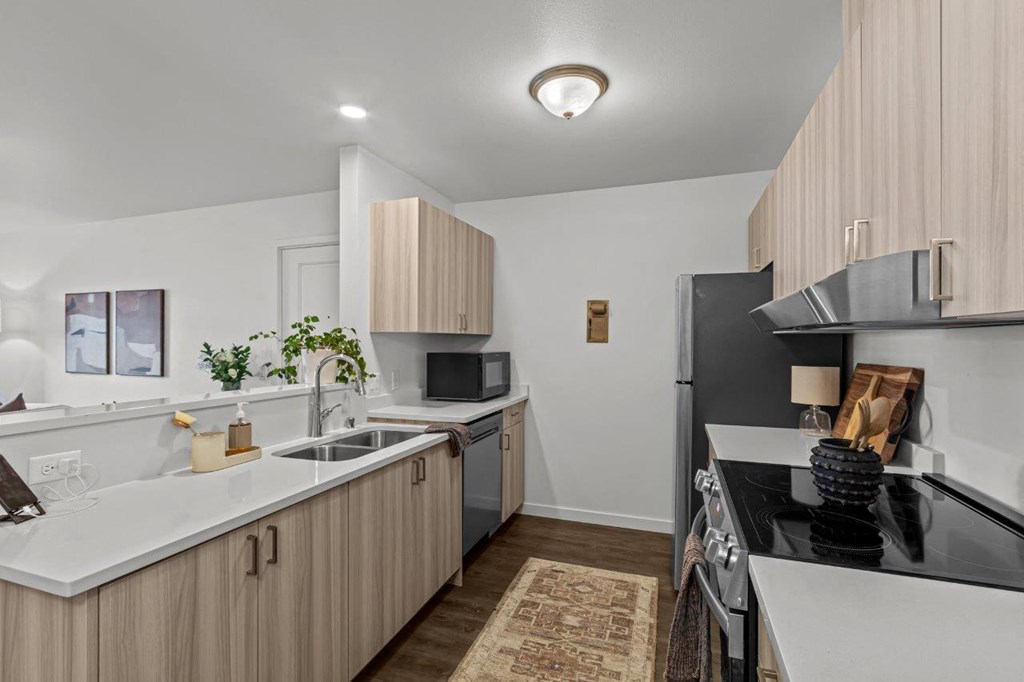 The Banks on Bradley Apartments in Richland, Washington Model Kitchen