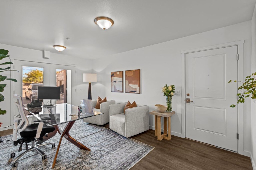 The Banks on Bradley Apartments in Richland, Washington Model Living Room