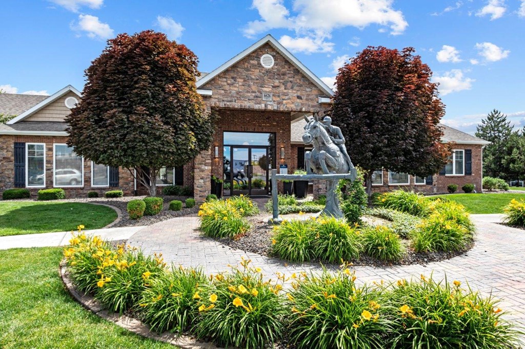 The Crossings at Chapel Hill Apartments in Pasco, Washington Clubhouse Exterior and Statue