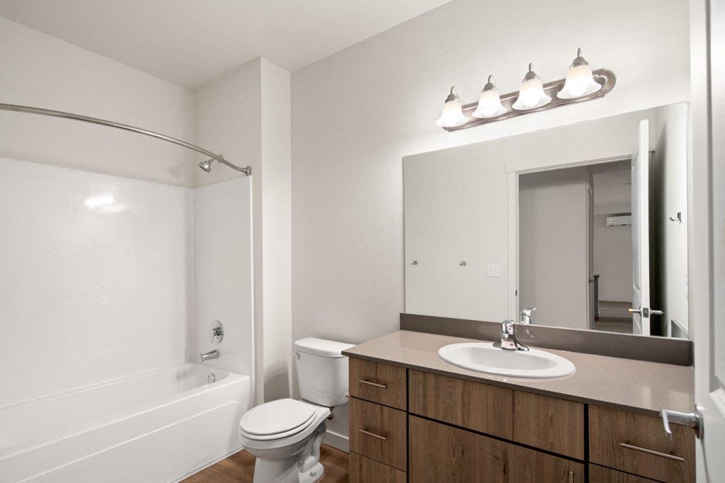 The Goat Model Bathroom with Bathtub