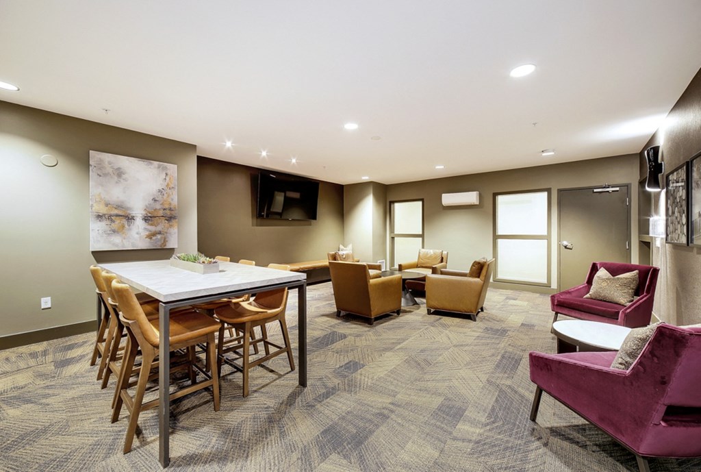 The Hayes on Stone Way Apartments lounge with seating area