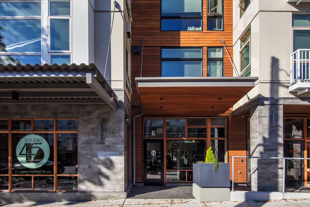 The Hayes on Stone Way Apartments exterior