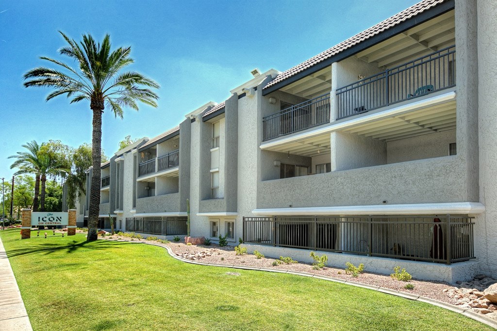 The Icon on Central Apartments in Phoenix, Arizona Exterior