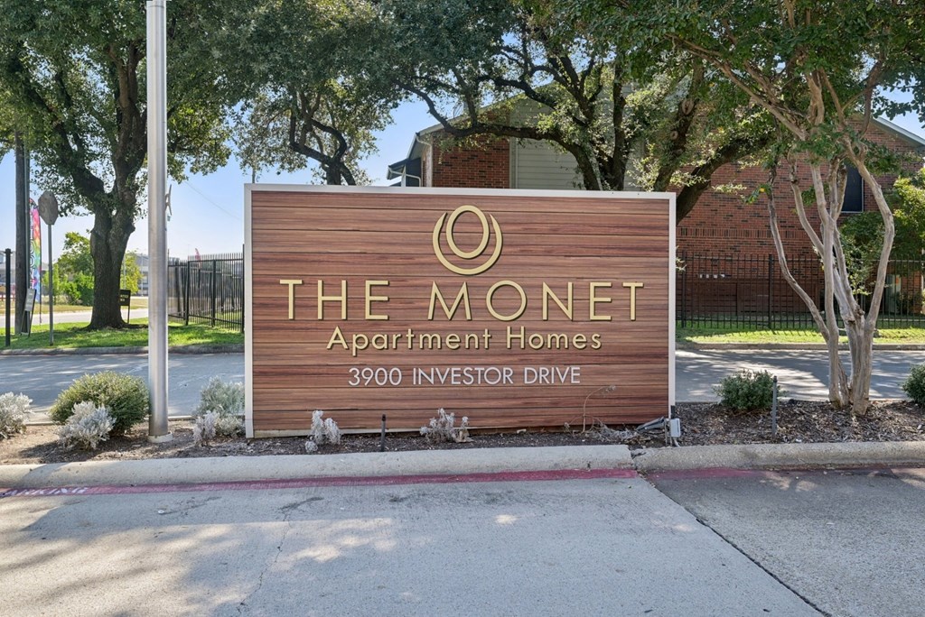 The Monet Apartments in Dallas, Texas Monument Sign
