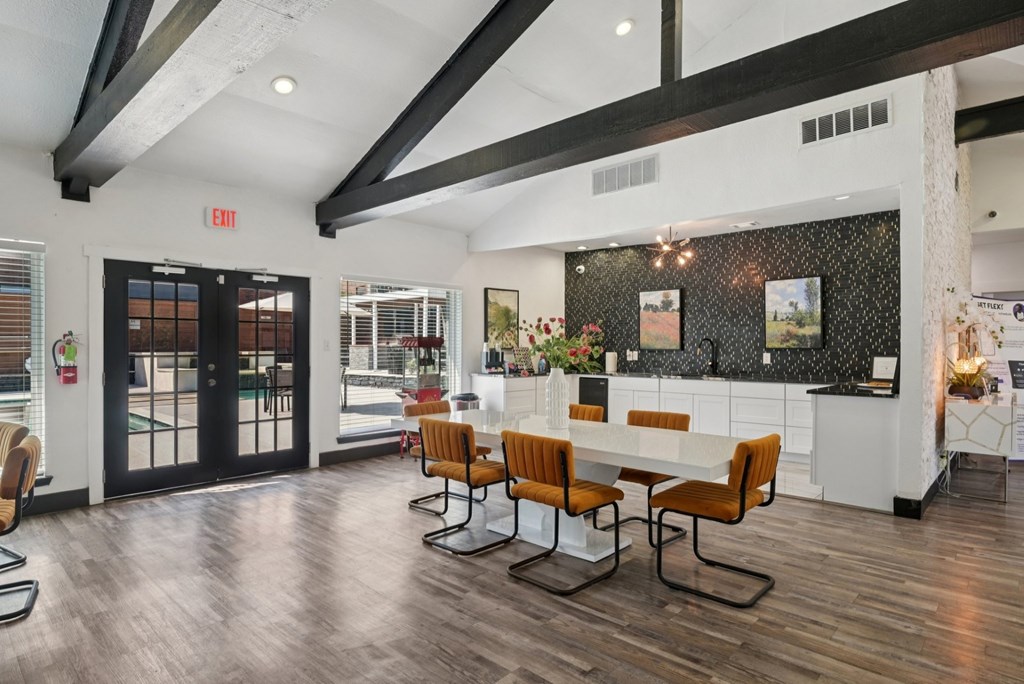The Monet Apartments in Dallas, Texas Clubhouse Lounge