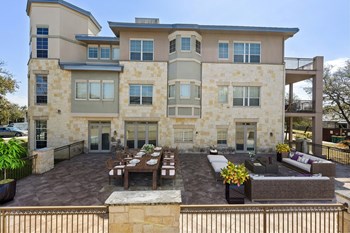 The Overlook at Westover Hills Patio and Exterior - Photo Gallery 12