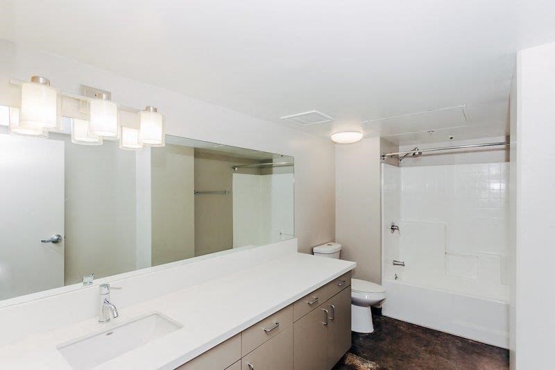 The Studios Noho in North Hollywood, California Bathroom with Bathtub