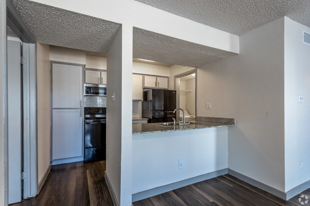 The Bentley Apartment Homes living room and kitchen