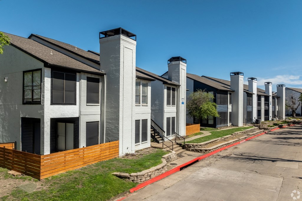 The Bentley Apartment Homes exterior