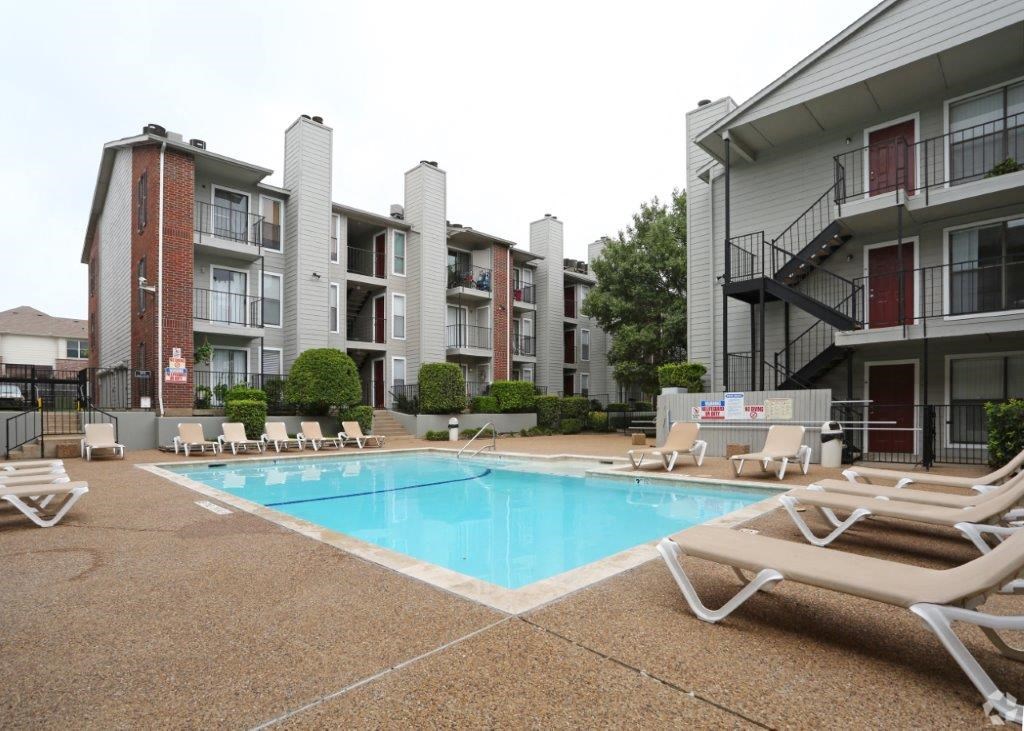 the swimming pool at the apartments for rent