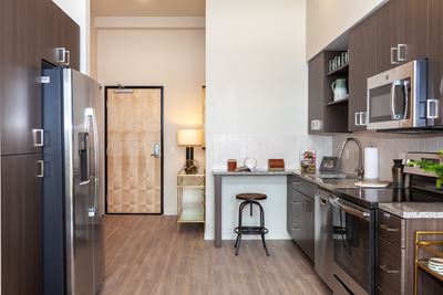 TheHixonApts_Bend_OR_1BR_Entry