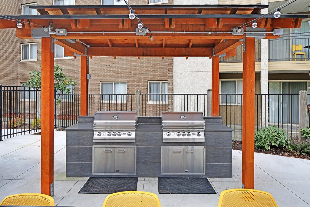 The Galleria Apartments Outdoor BBQ Grill