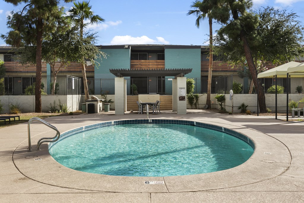 Sono Tempe Apartment Homes Outdoor Hot Tub
