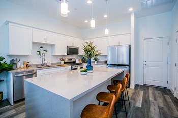 Townes at Peace Way Model Kitchen - Photo Gallery 6