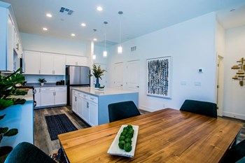 Townes at Peace Way Model Kitchen - Photo Gallery 10