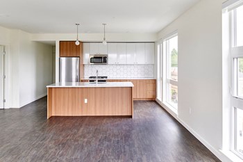 Multnomah Station Apartments kitchen with open space Multnomah Station Apartments kitchen with open space - Photo Gallery 6