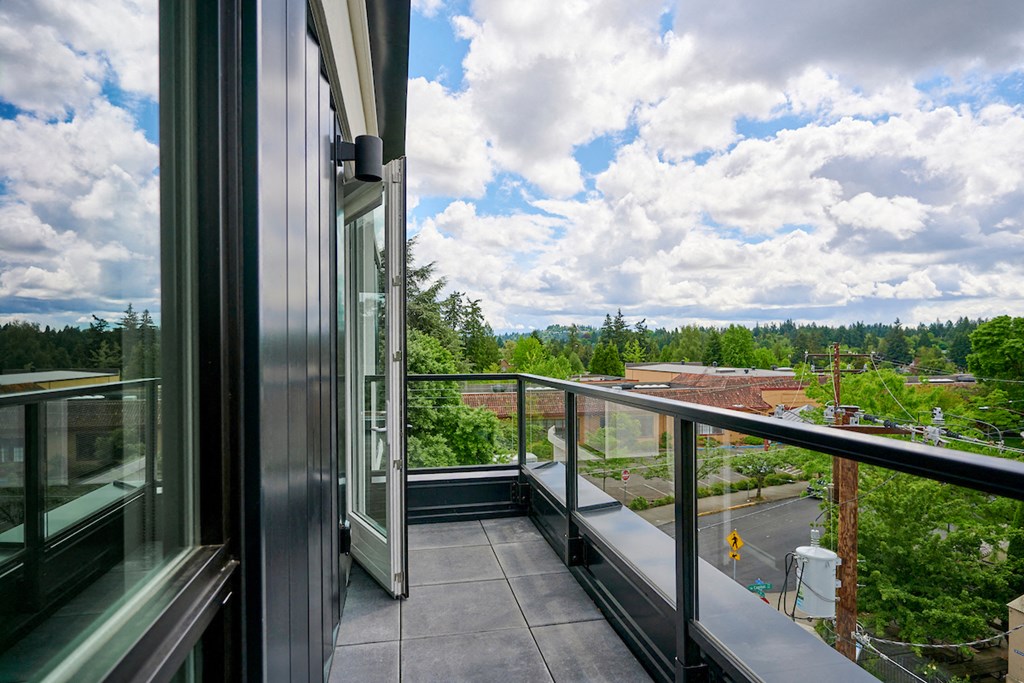 Multnomah Station Apartments top floor apartment balcony