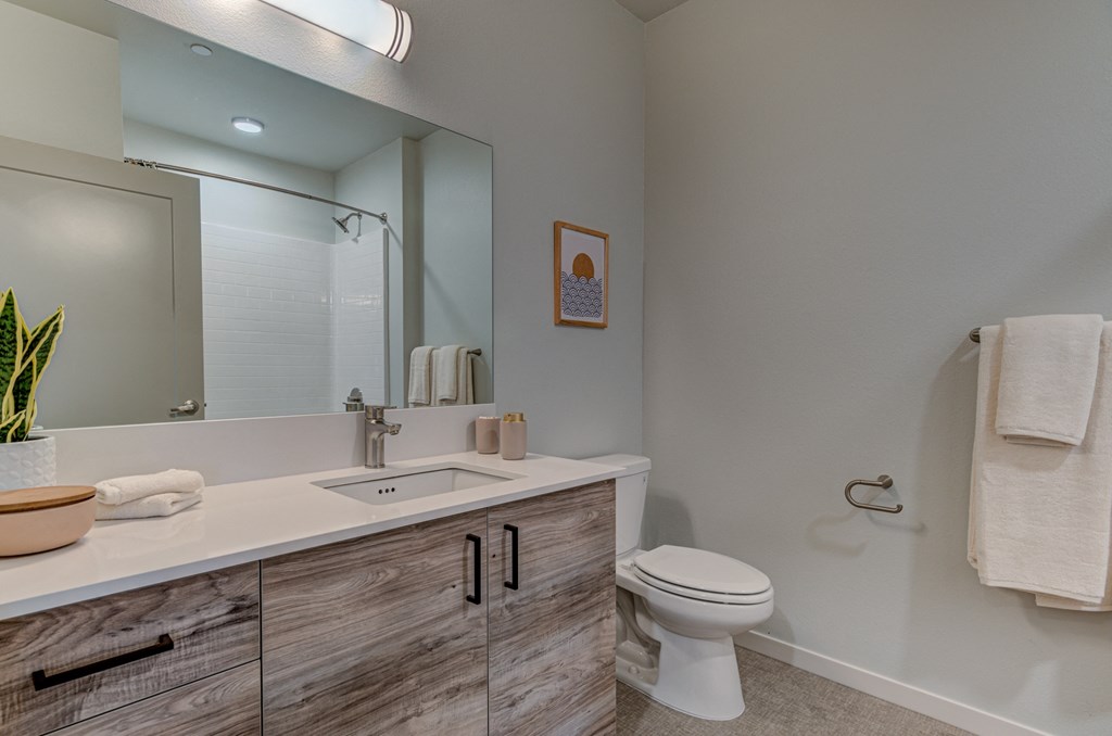 RedPoint_Redmond_OR_Interior_Bath_2