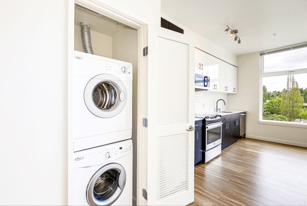 Henry Apartments Washer and Dryer