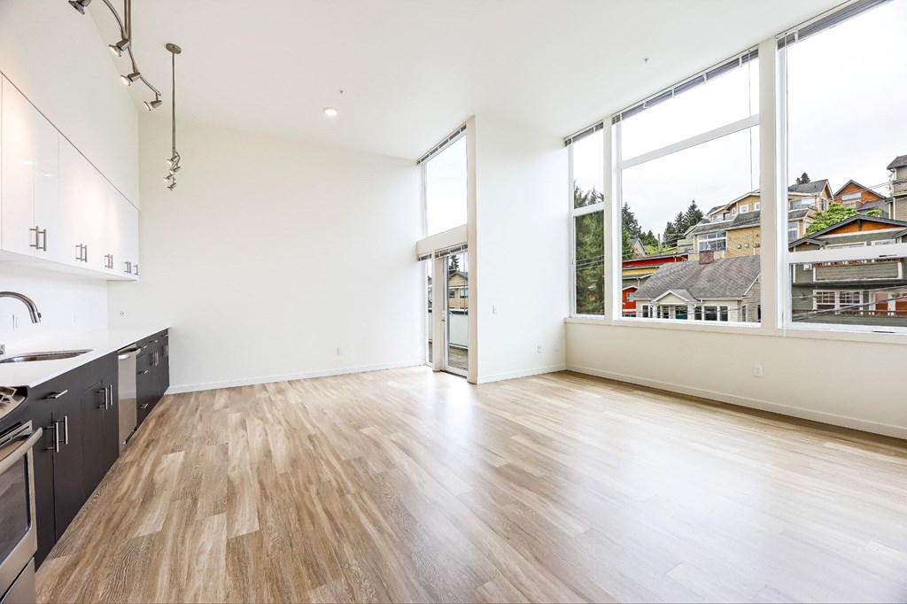 Henry Apartments Open Layout with Large Windows