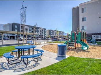 40 North Orem Boulevard 1-2 Beds Apartment for Rent - Photo Gallery 4