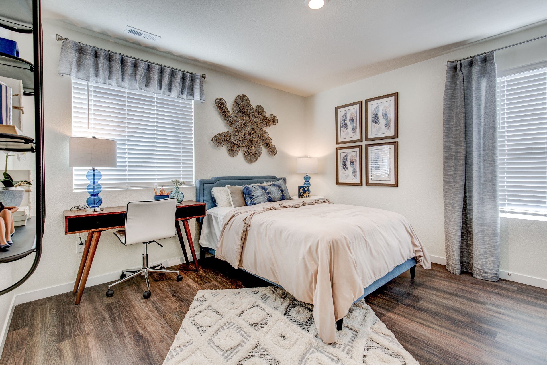 Pikes Peak Heights is a similar property to The Resort At University Park located in Colorado Springs