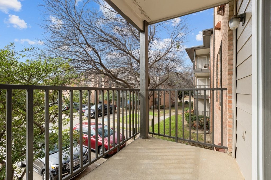 Valley Ridge Apartments in Lewisville, Texas Balcony