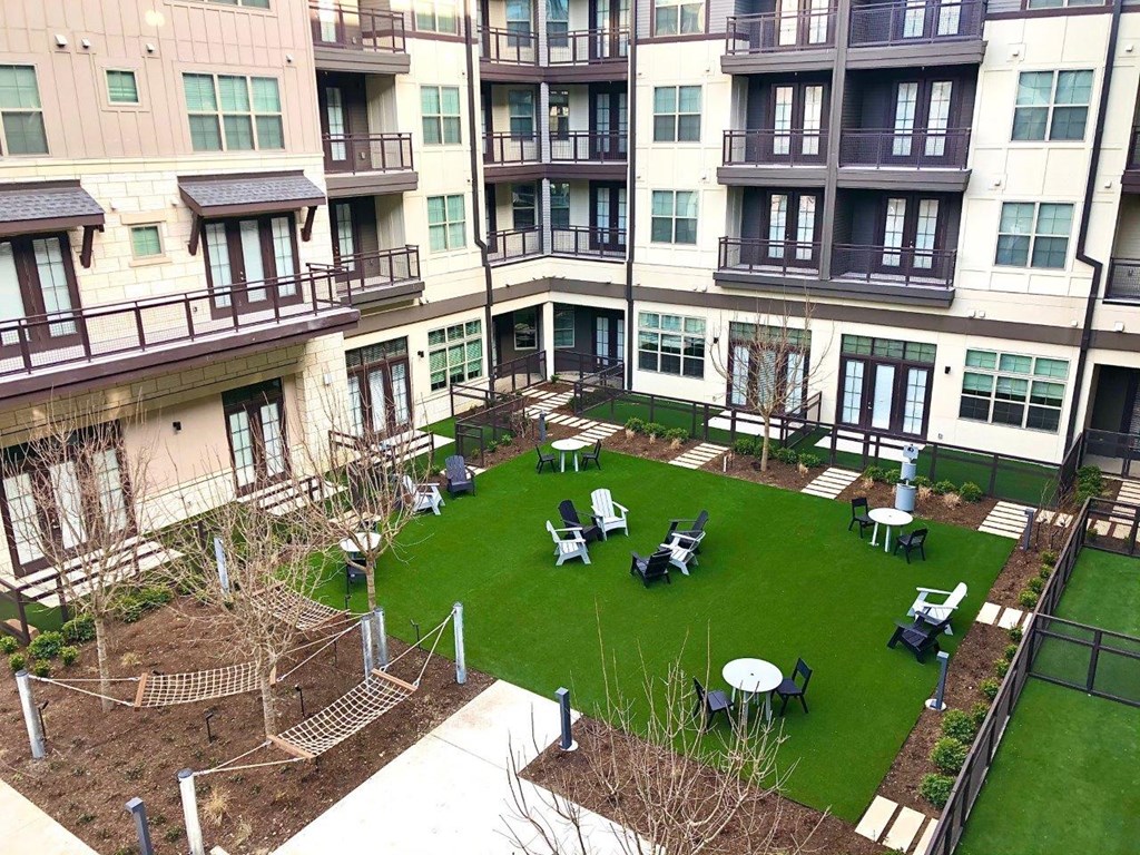 Valor at the Realm in Lewisville, Texas Courtyard with Seating