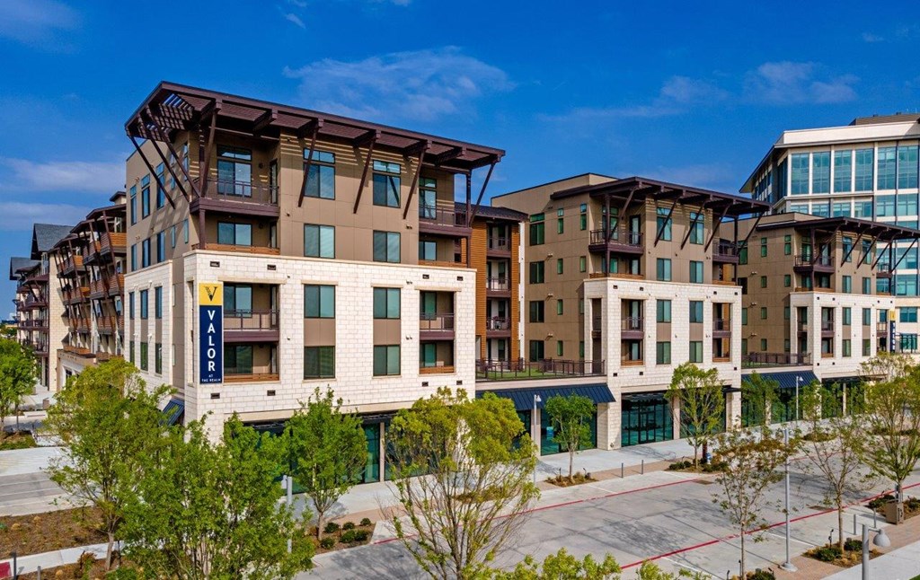 Valor at the Realm in Lewisville, Texas Exterior