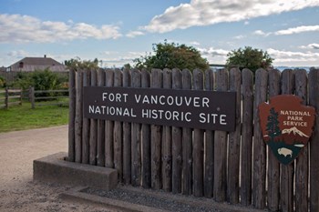 Parc Central_Vancouver WA_Fort Vancouver sign - Photo Gallery 47