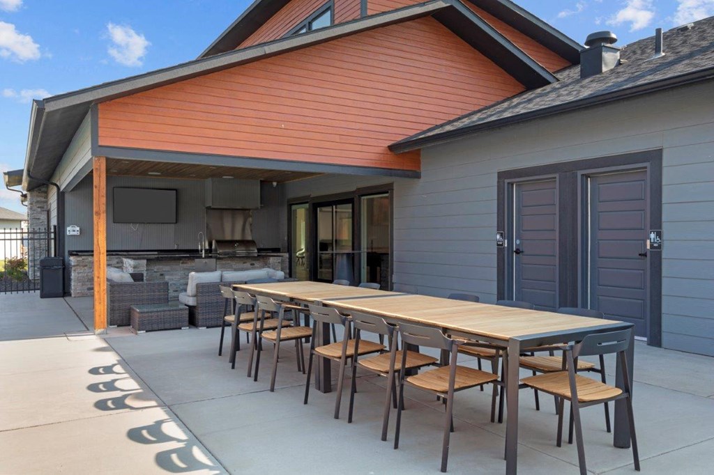 Vicinity at Horn Rapids Clubhouse Patio