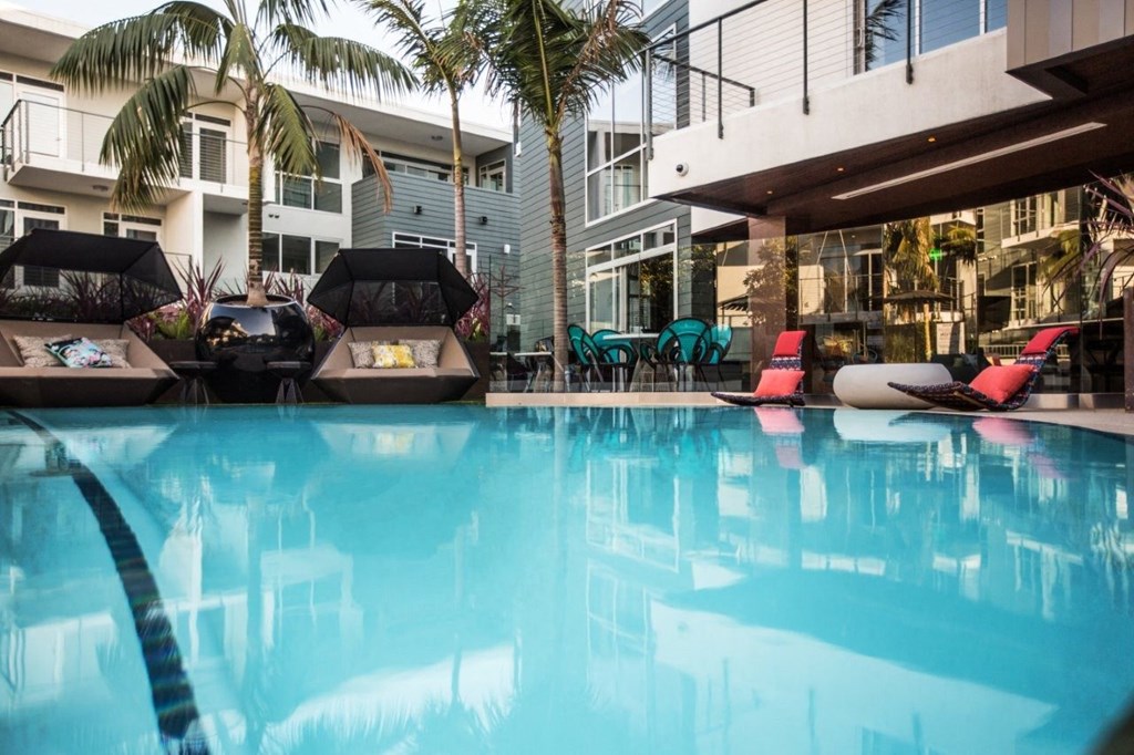 Vinz on Fairfax Apartments in Los Angeles, California Pool with Lounge Chairs