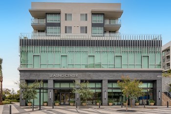 Vive Luxe Apartments Exterior Leasing Center - Photo Gallery 3