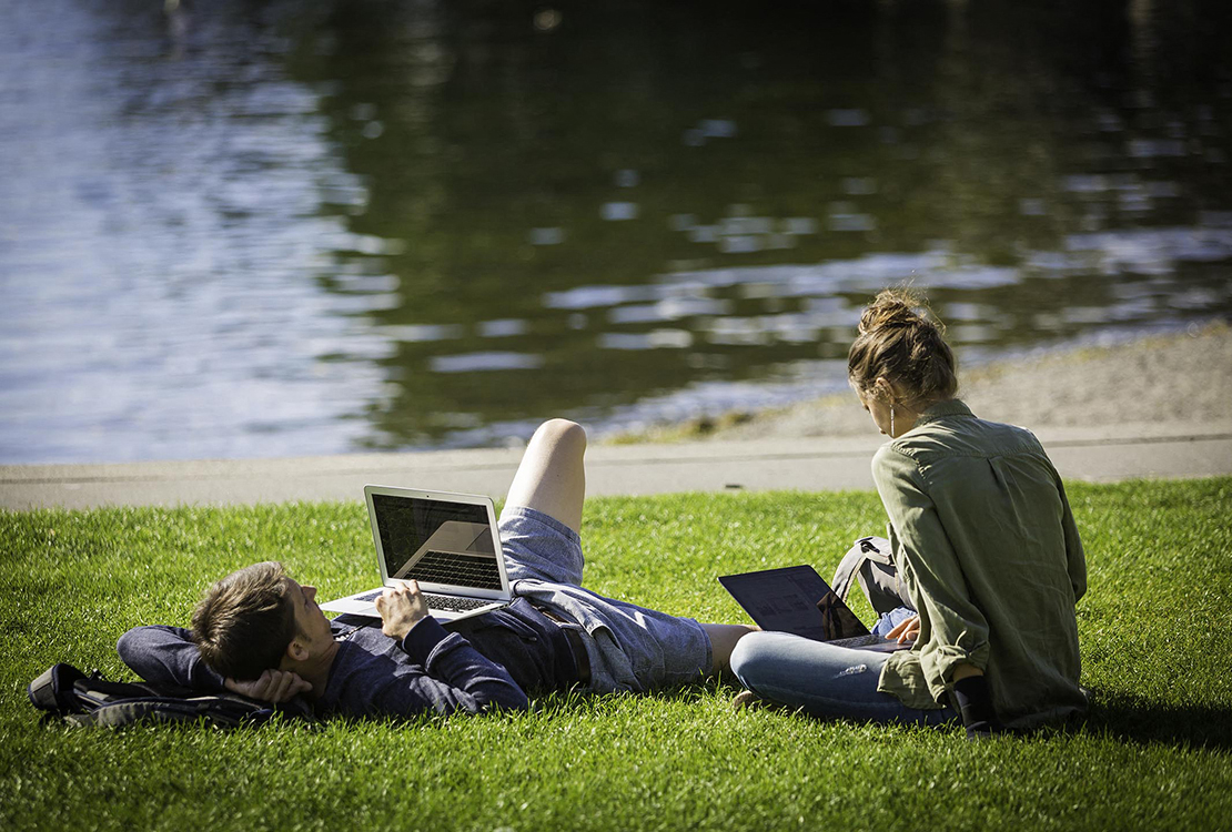 Voda Apartments Kirkland park on Lake Washington