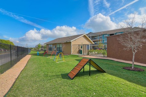 Volar Apartments Dog Park