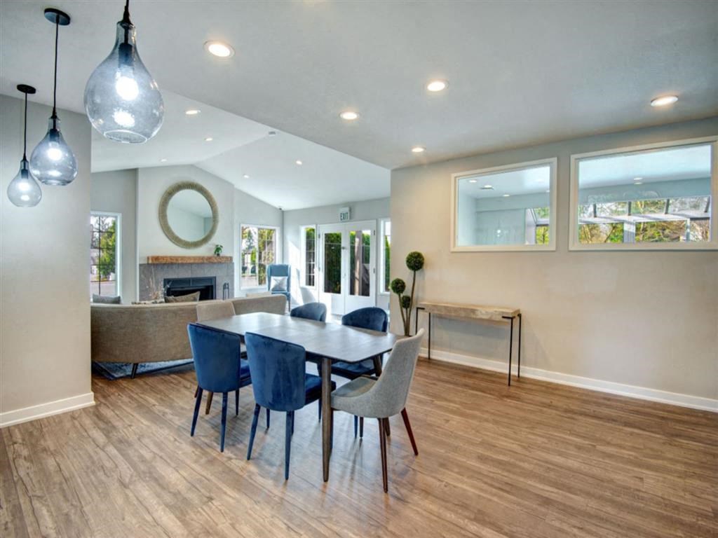 Orchard Ridge Dining Table with Chairs