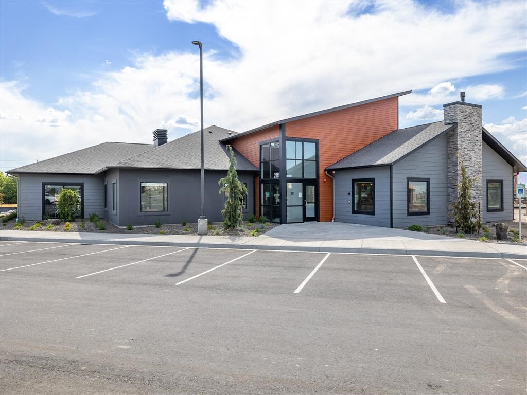 Vicinity at Horn Rapids Clubhouse Exterior