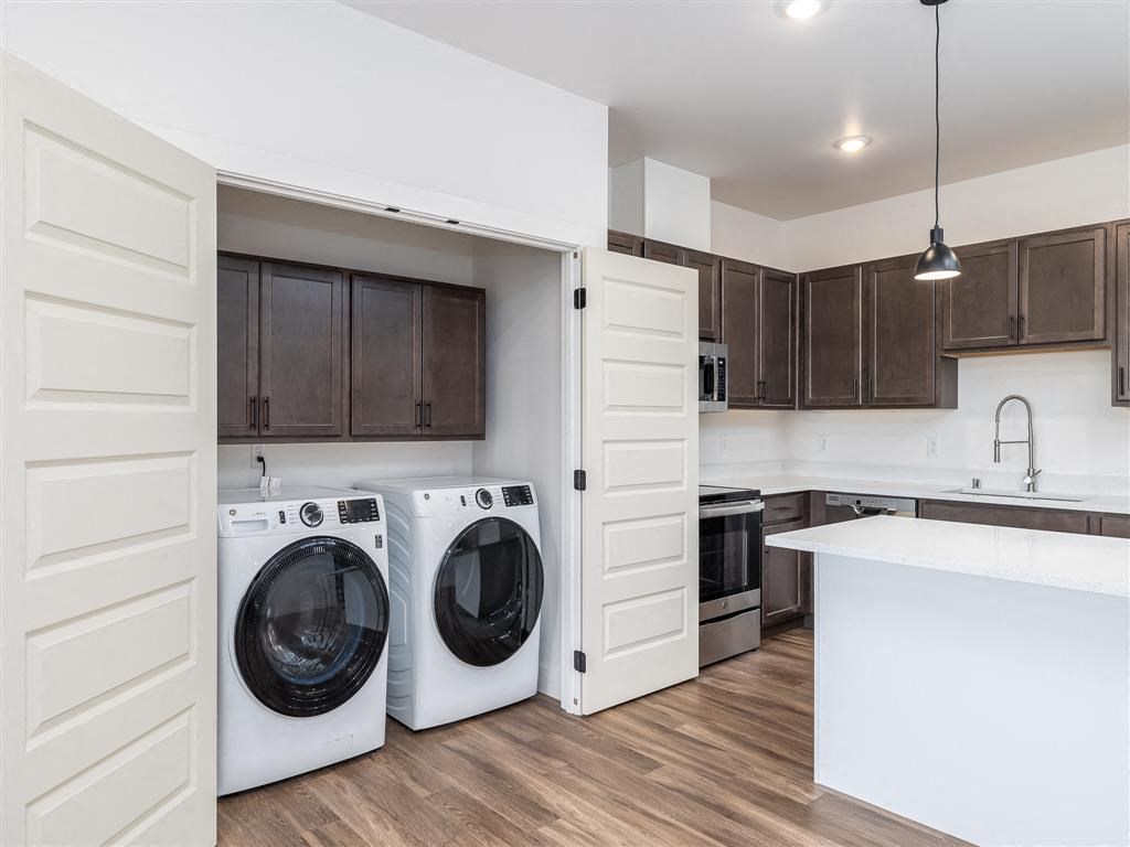 Vicinity Horn Rapids Model Kitchen with Laundry Closet