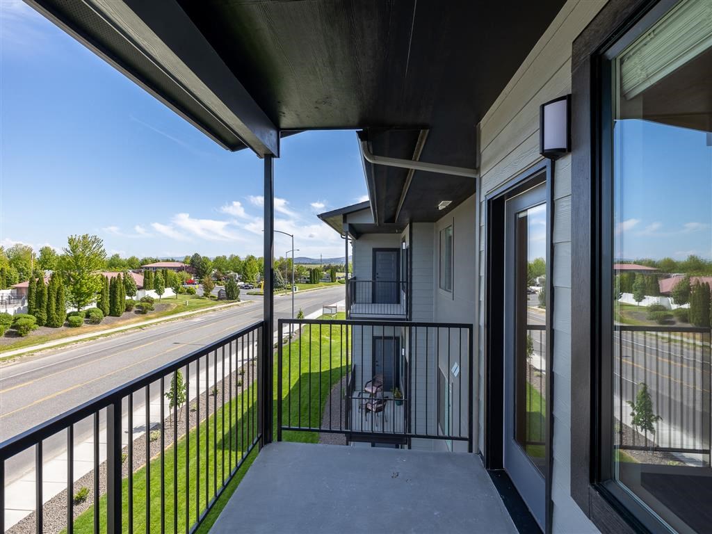 Vicinity at Horn Rapids Private Balcony